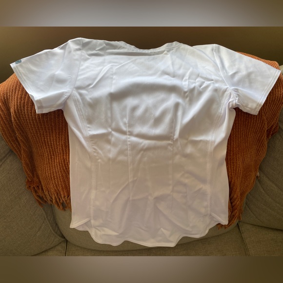 Women's Kerri V-Neck Shirttail Solid Scrub Top - Picture 2 of 6